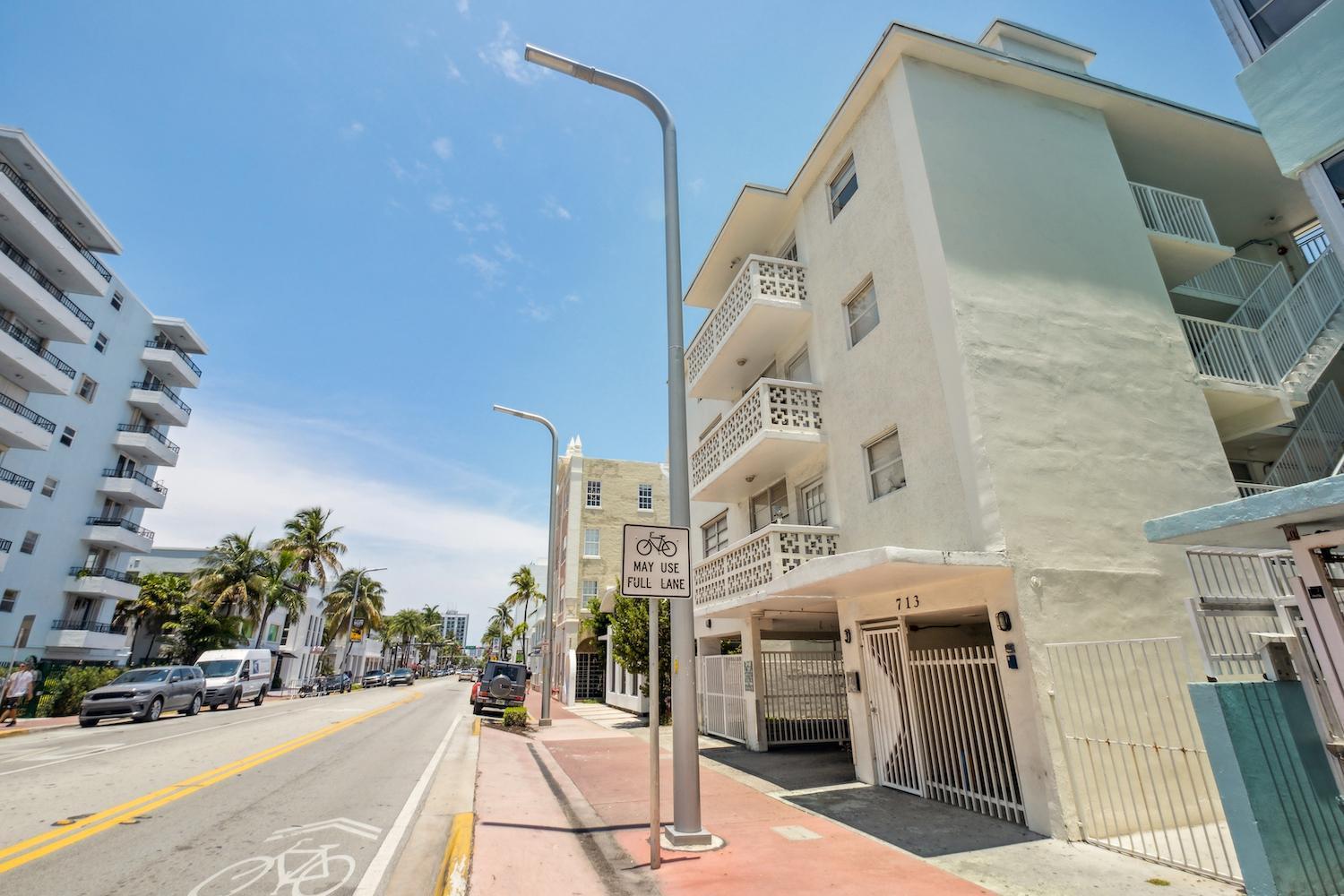 713 Miami Beach Apartments Bilik gambar