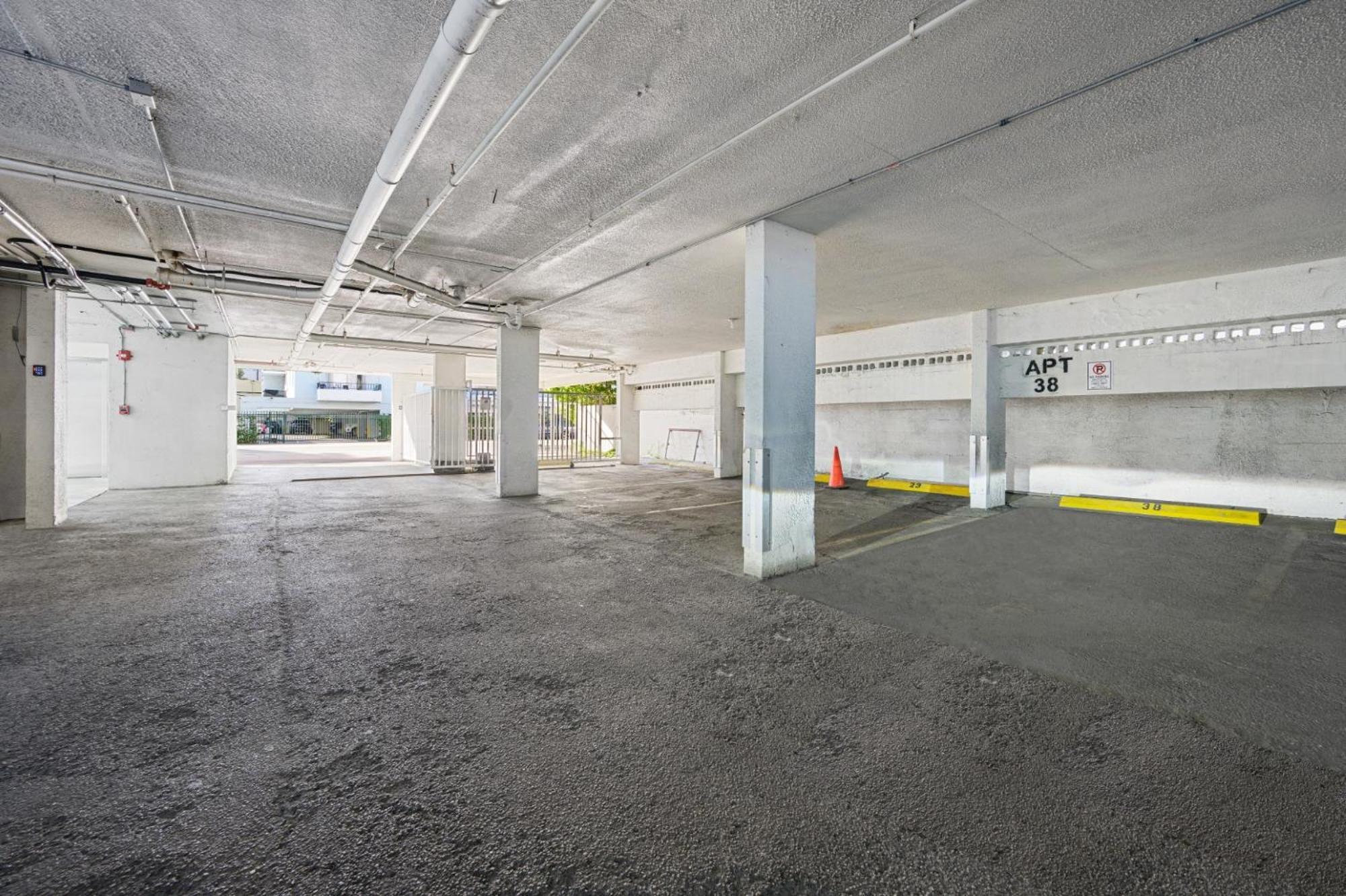 713 Miami Beach Apartments Bilik gambar